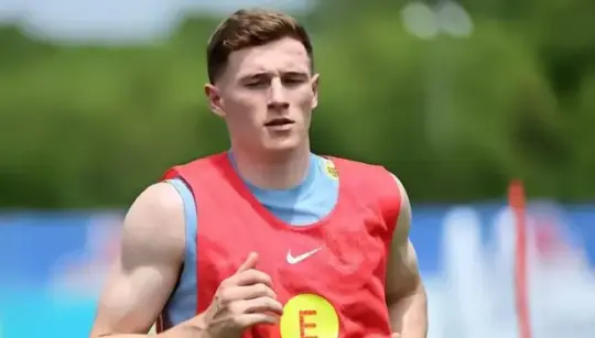 Manchester United Pursue Lens Midfield Gem